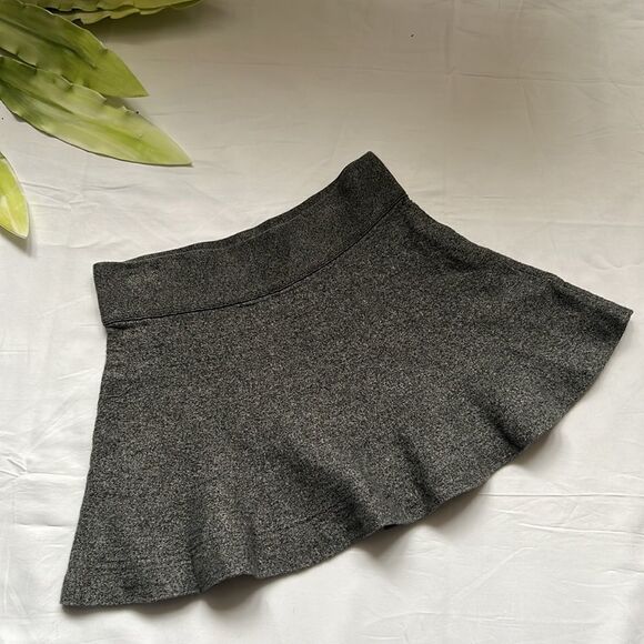 𝅺⭐️ARITZIA Talula Vanderbilt Skirt⭐️ - Picture 3 of 8